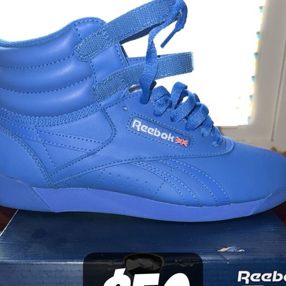 Reebok - Picture 1 of 2